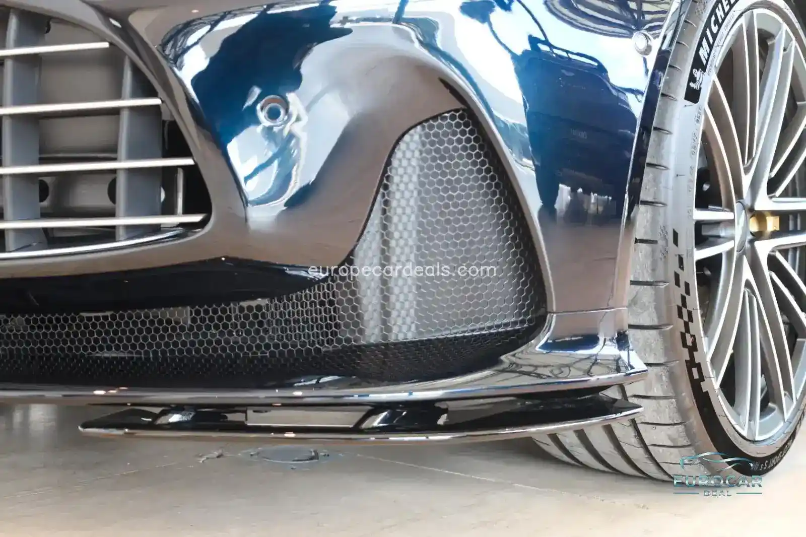 Aston Martin DB12