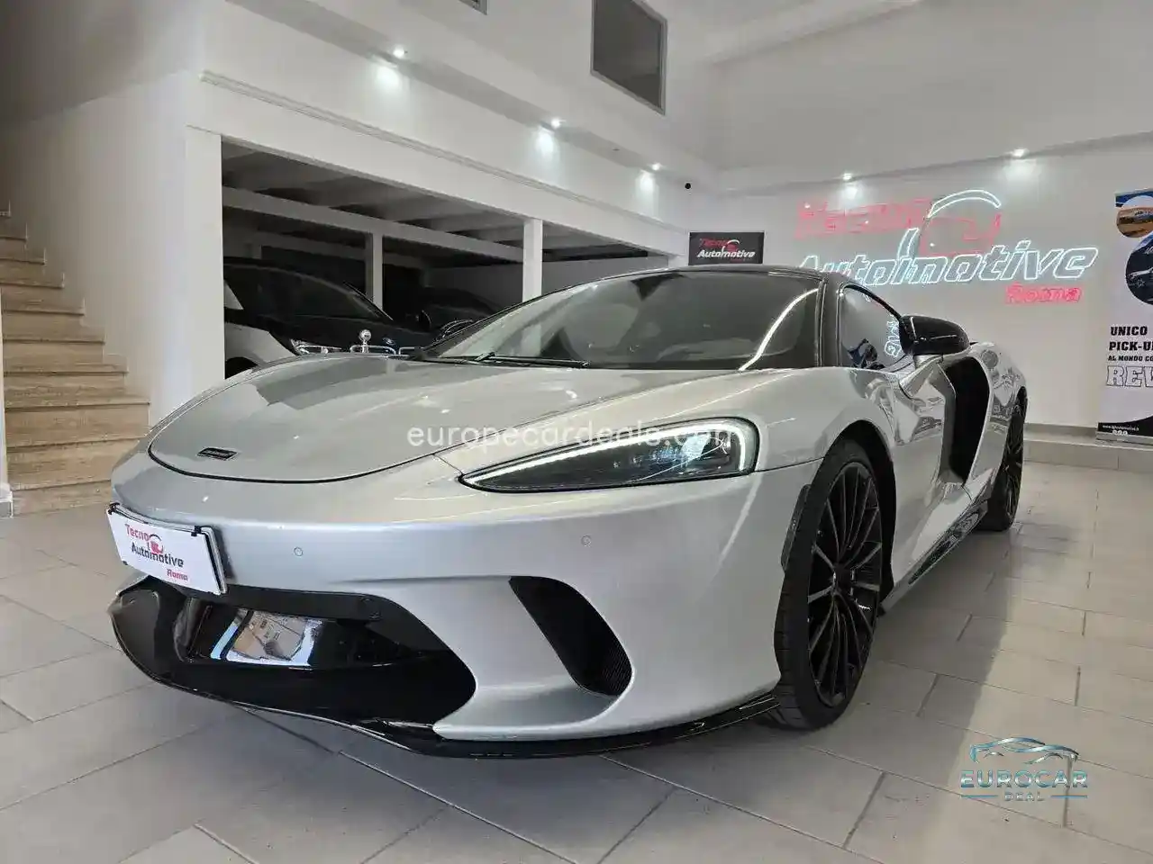 McLaren GT