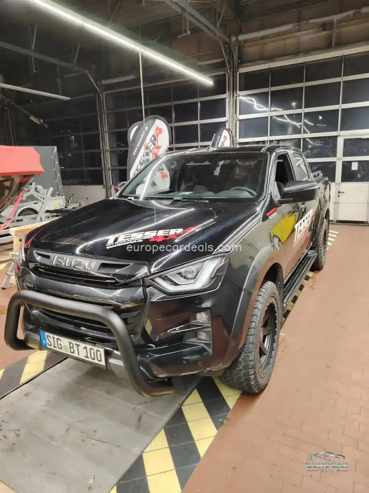 Double Cab 4WD V-CROSS TESSER4x4 Umbau