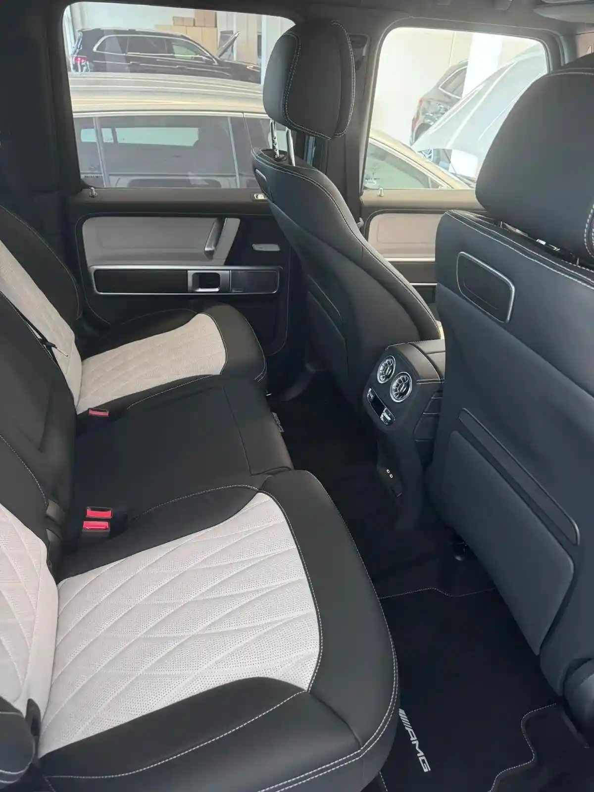 Mercedes-Benz G 500
