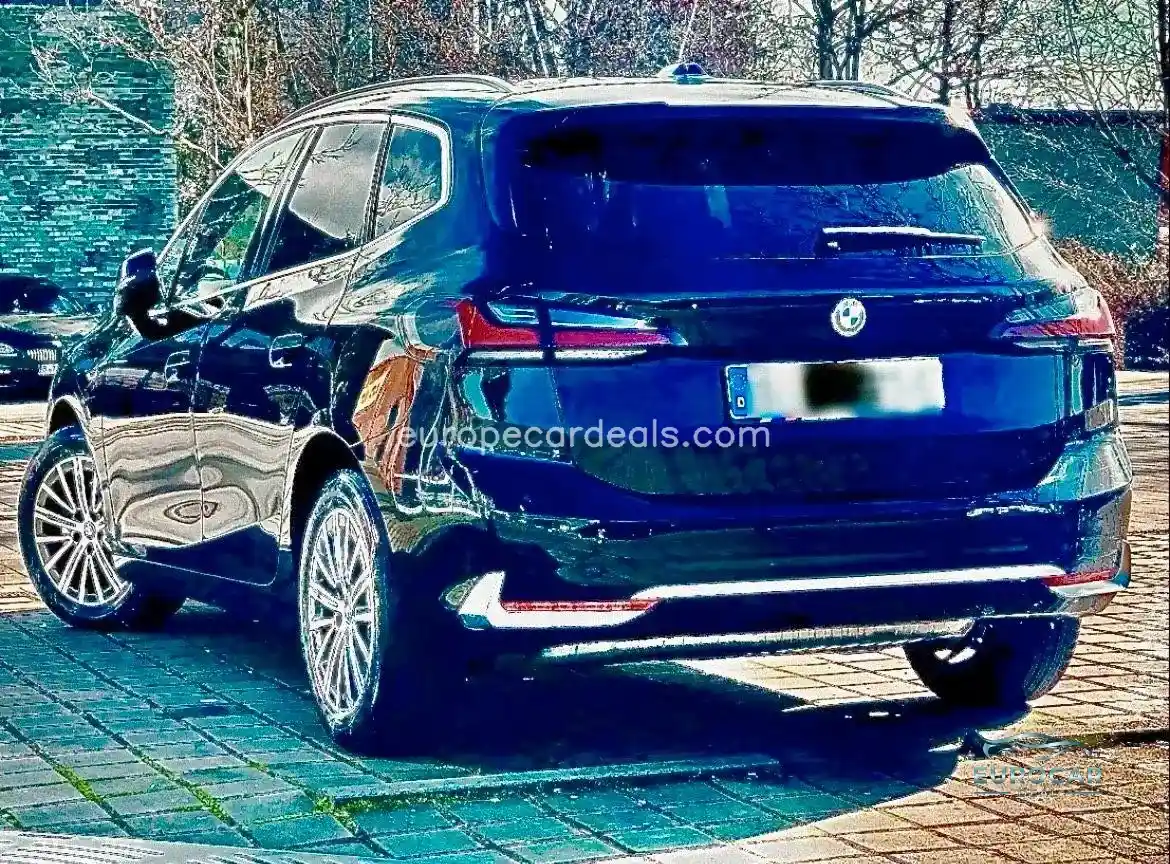 BMW 225