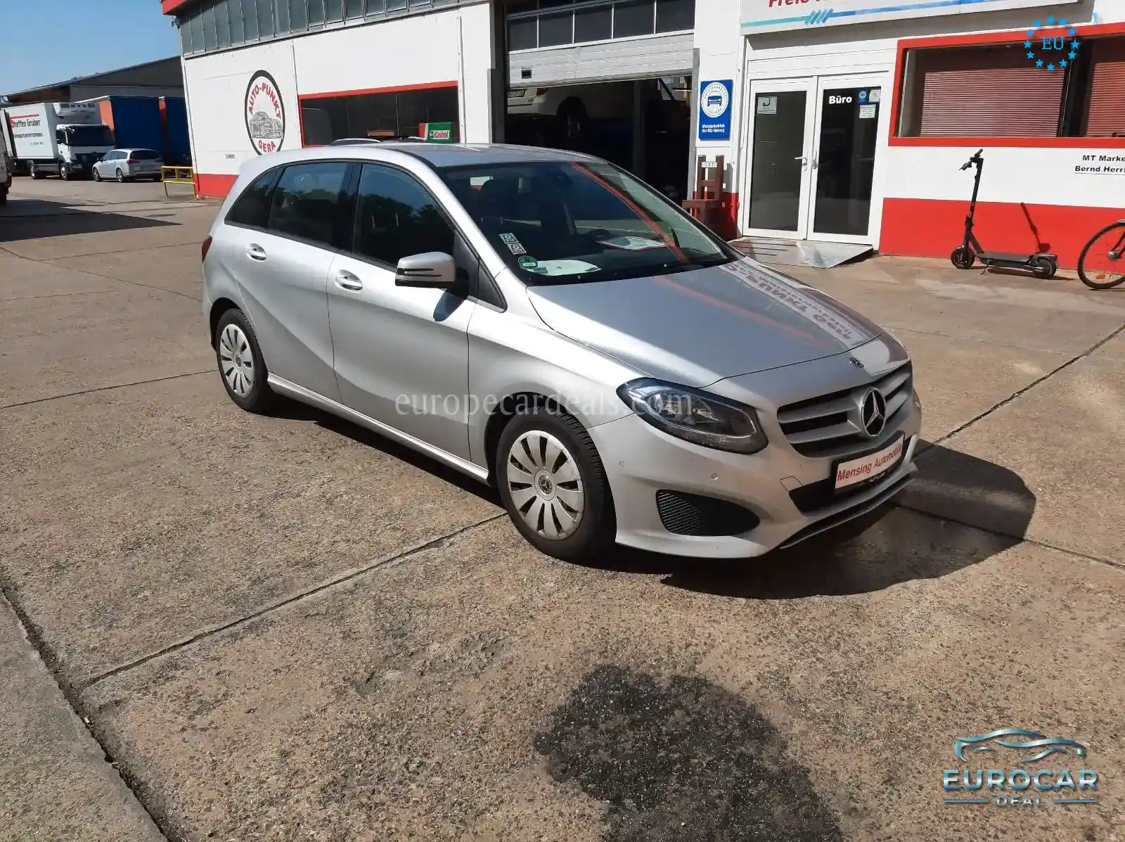 Mercedes-Benz B 180