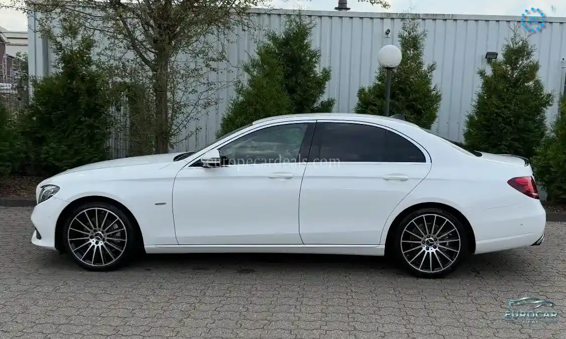 Mercedes-Benz E 200
