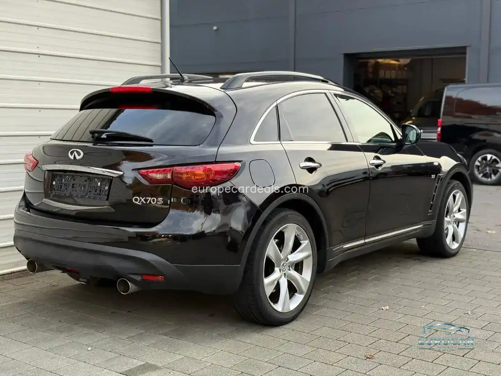 Infiniti QX70