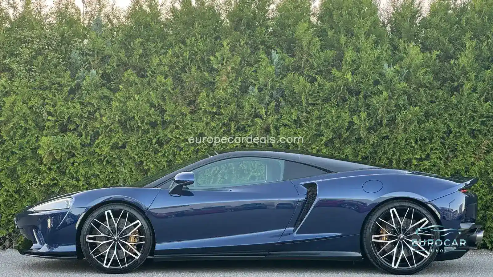 McLaren GT