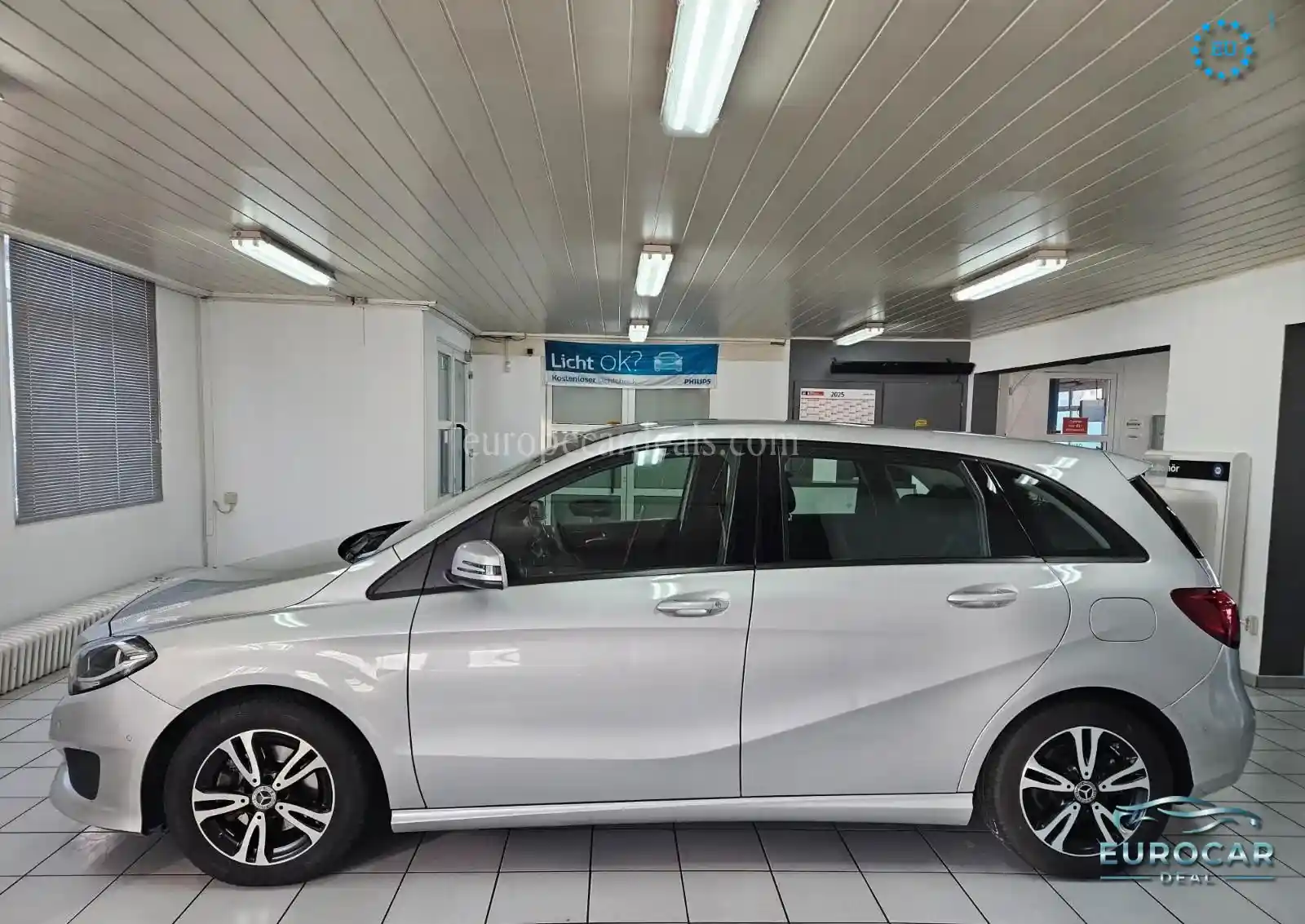 Mercedes-Benz B 180