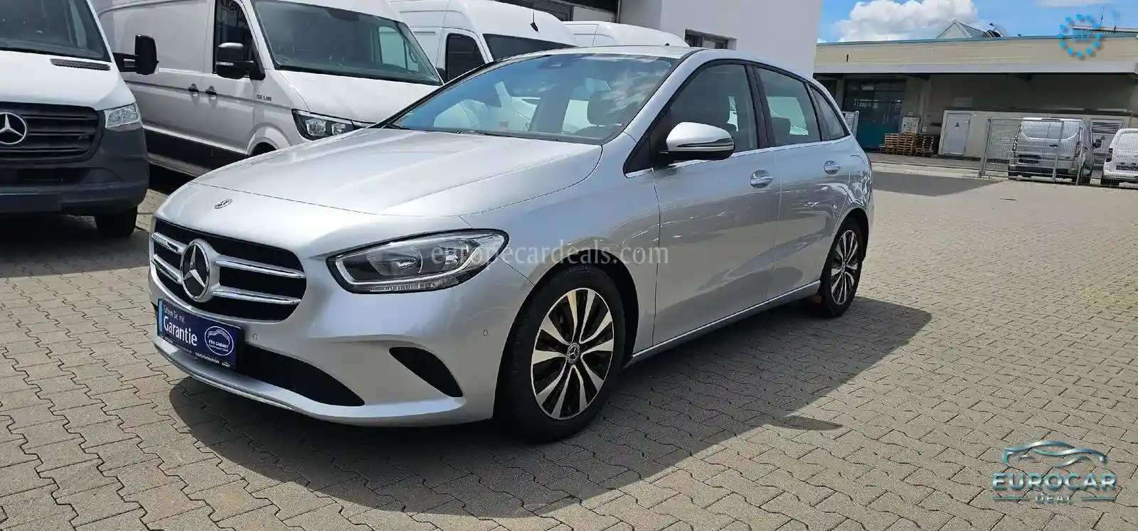 Mercedes-Benz B 180