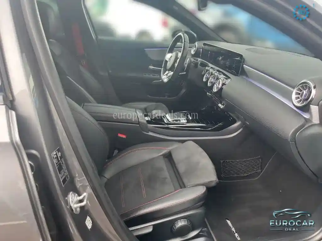 Mercedes-Benz A 35 AMG