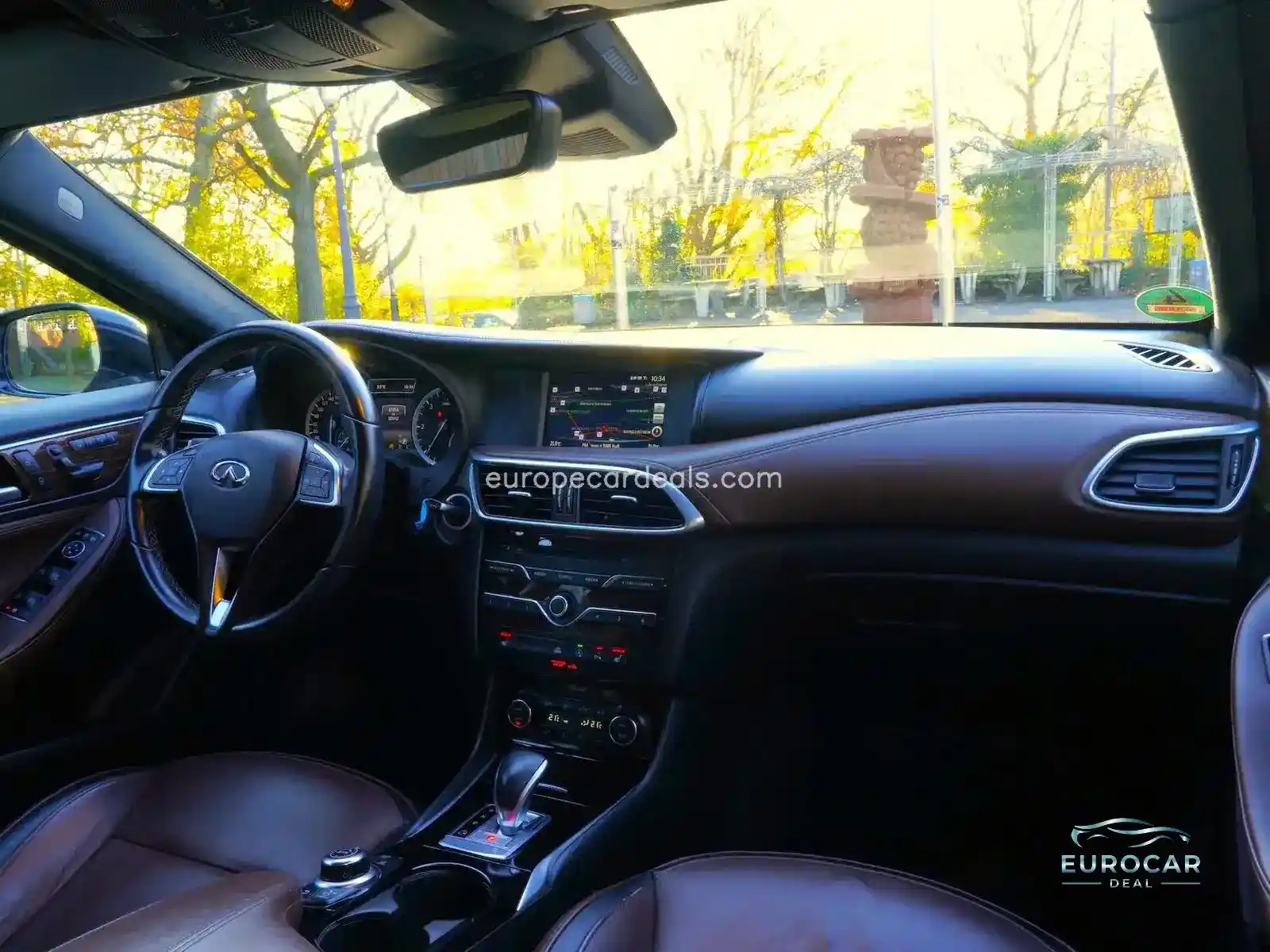 Infiniti QX30