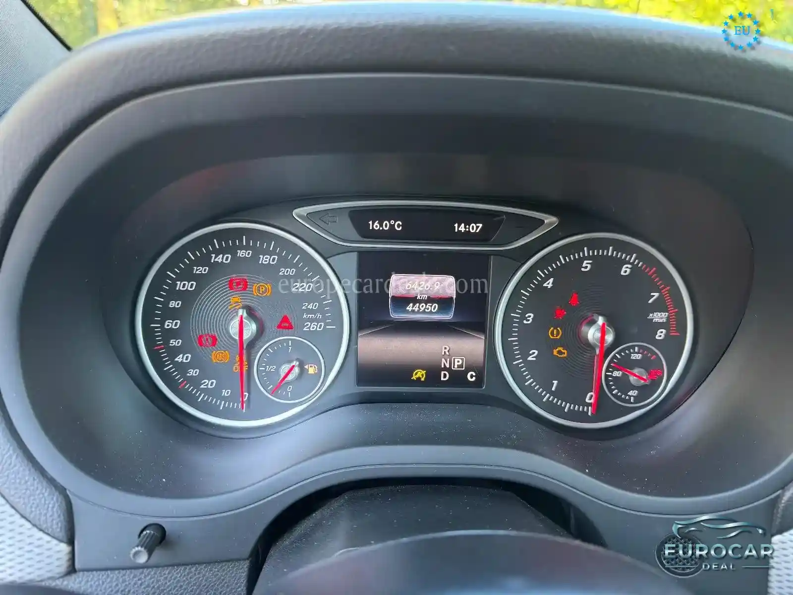 Mercedes-Benz B 180