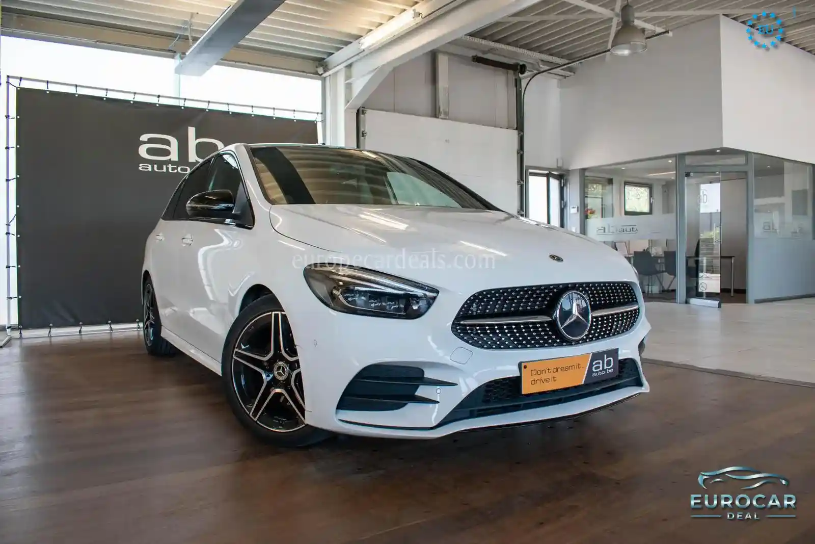 Mercedes-Benz B 180