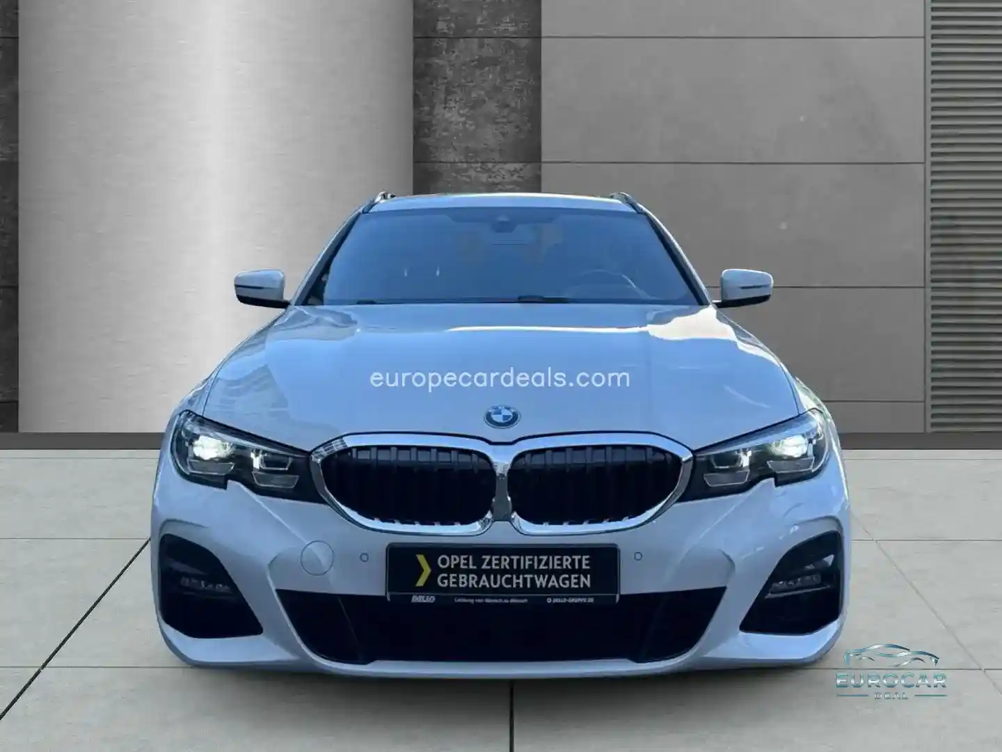 BMW 330