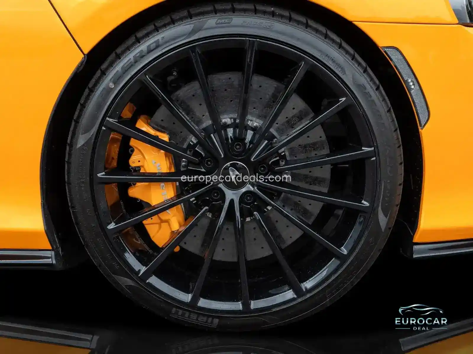 McLaren GT
