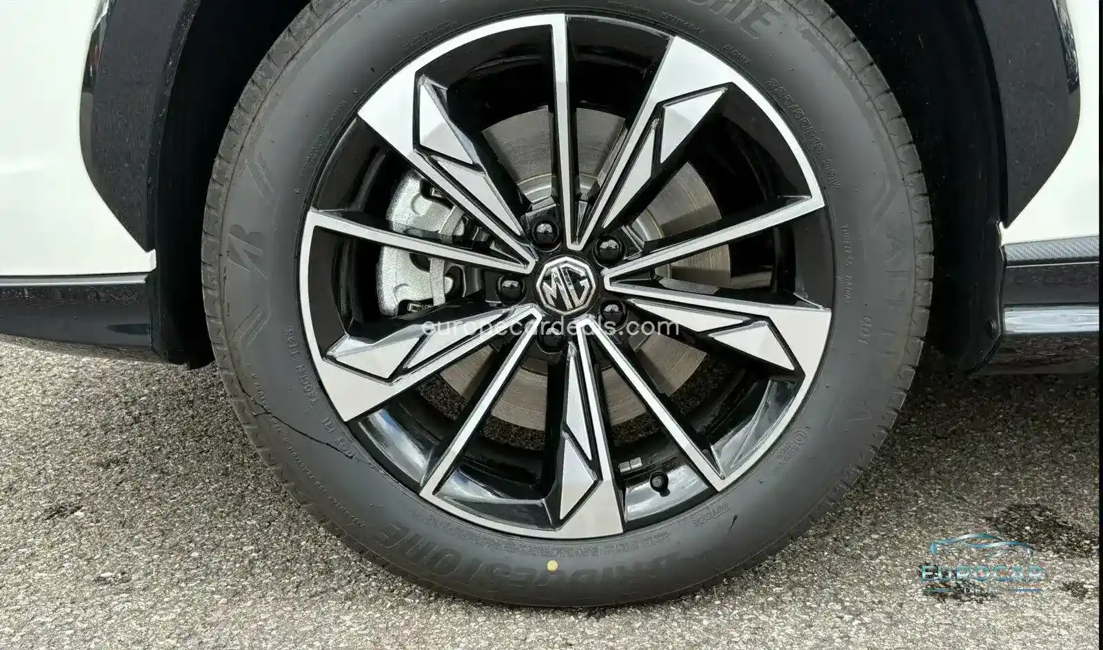 MG HS