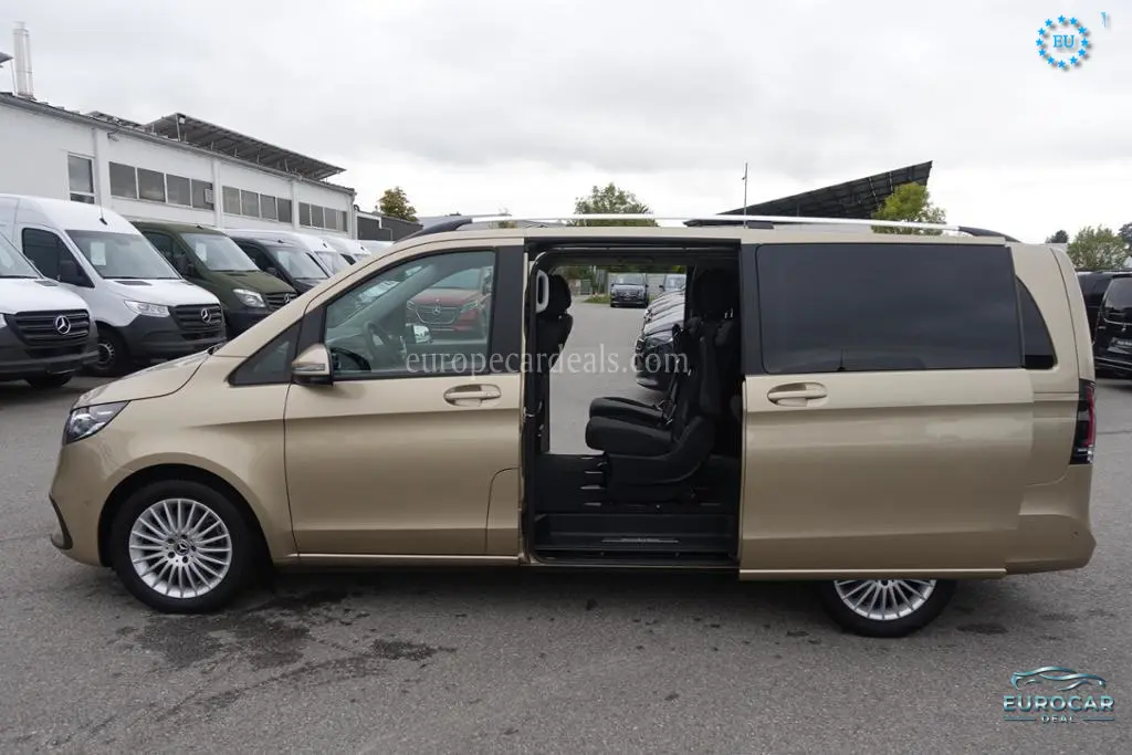 Mercedes-Benz V 220