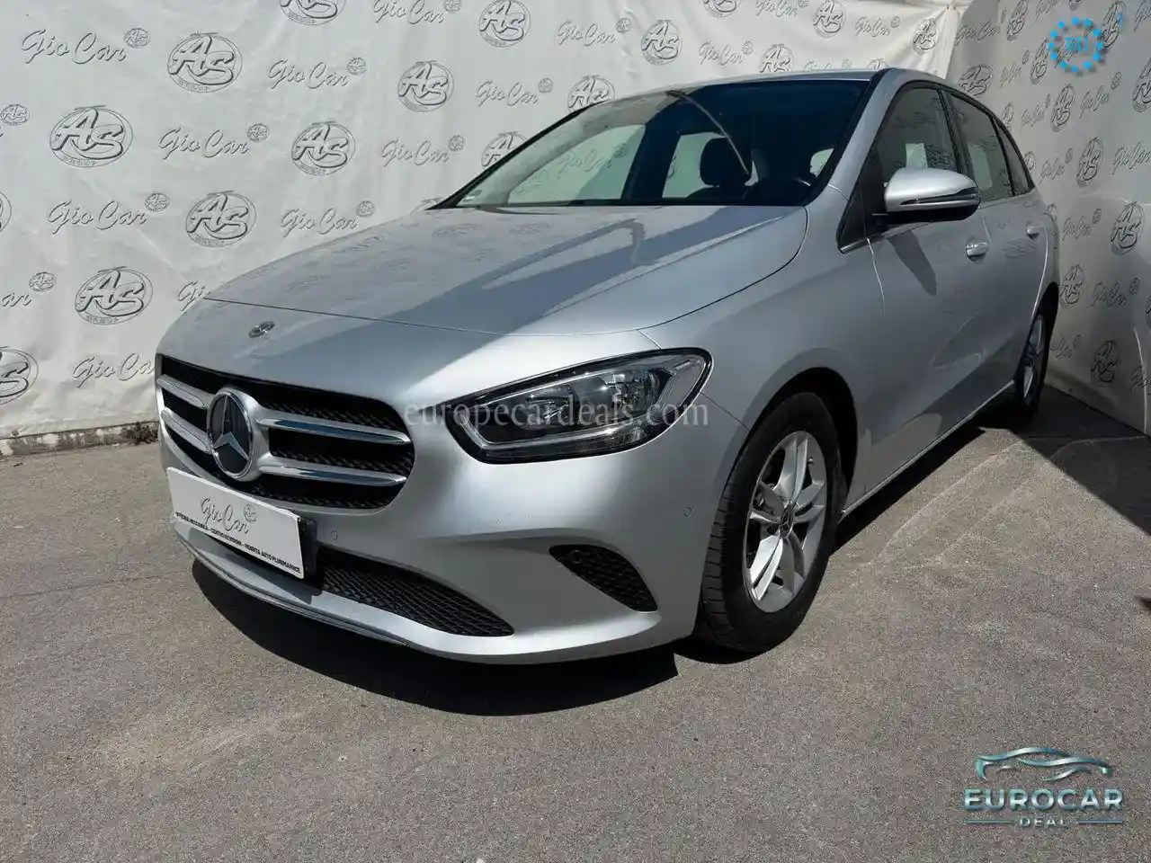 Mercedes-Benz B 180