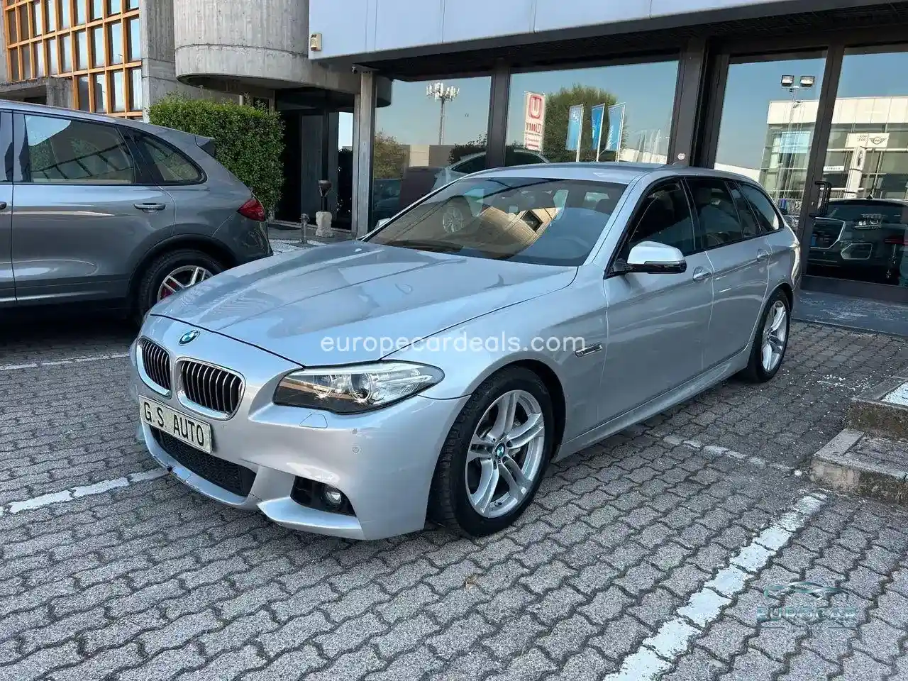 BMW 525