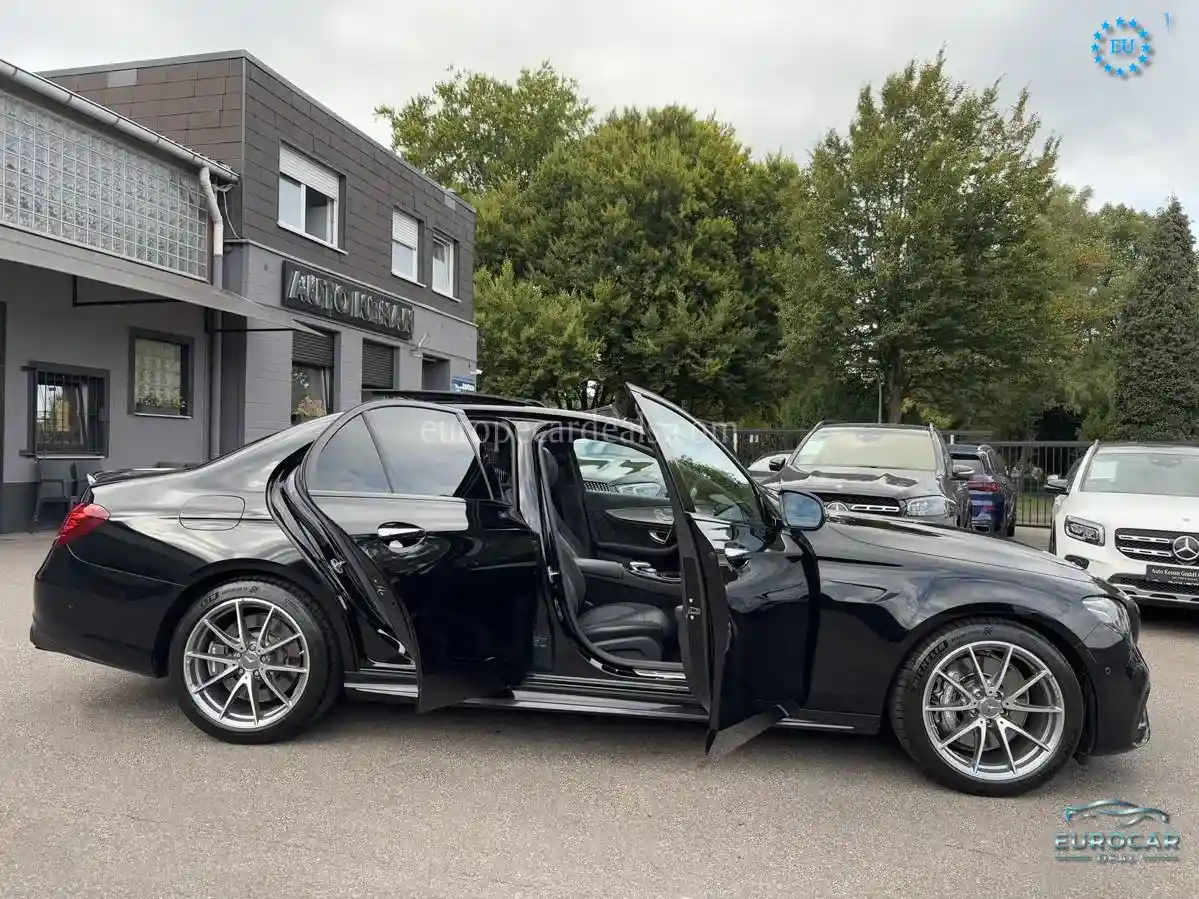 Mercedes-Benz E 63 AMG