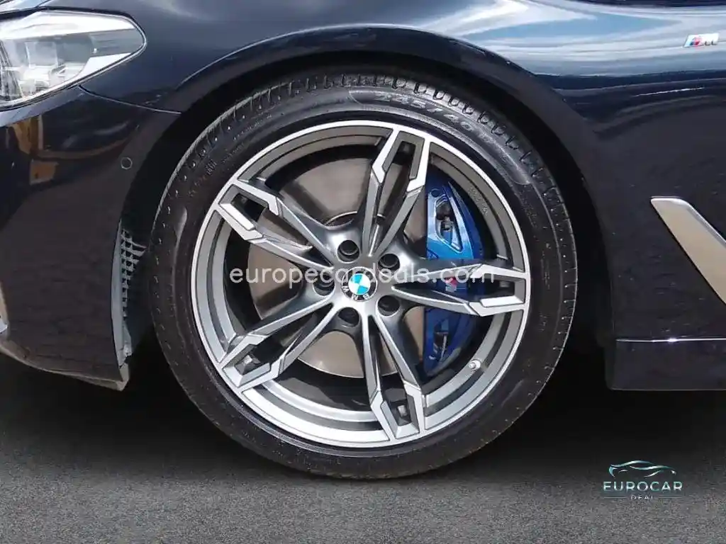 BMW M550