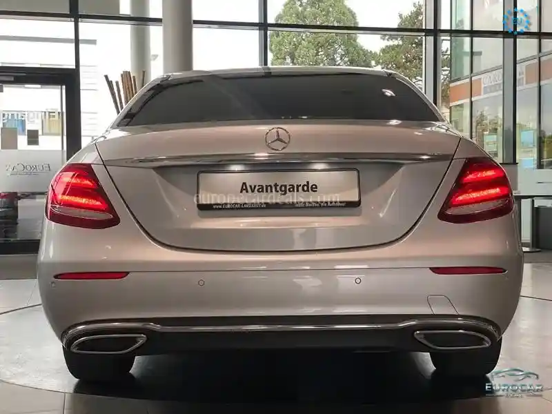 Mercedes-Benz E 200