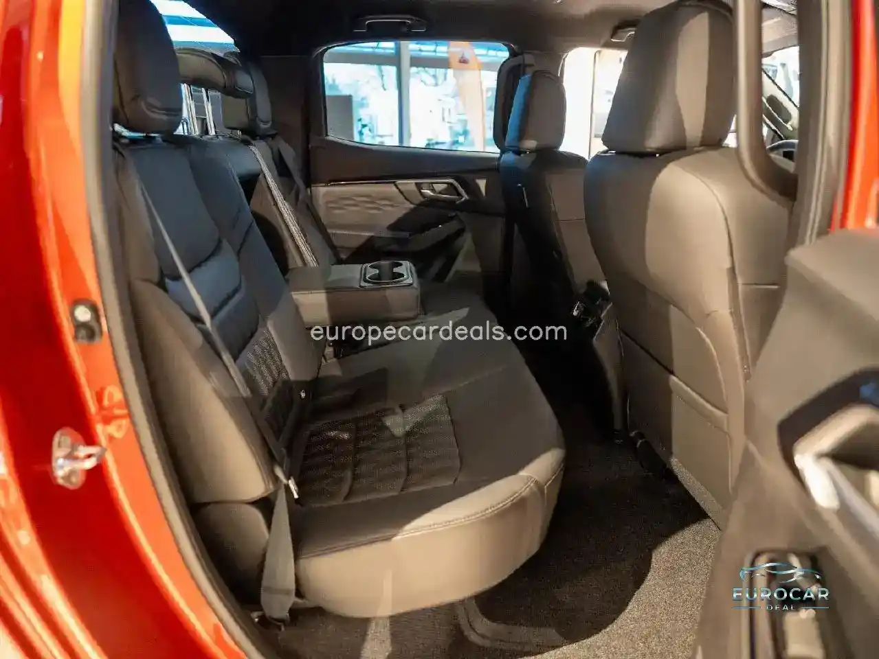 Double Cab 4WD V-CROSS – Neues Modell MJ24