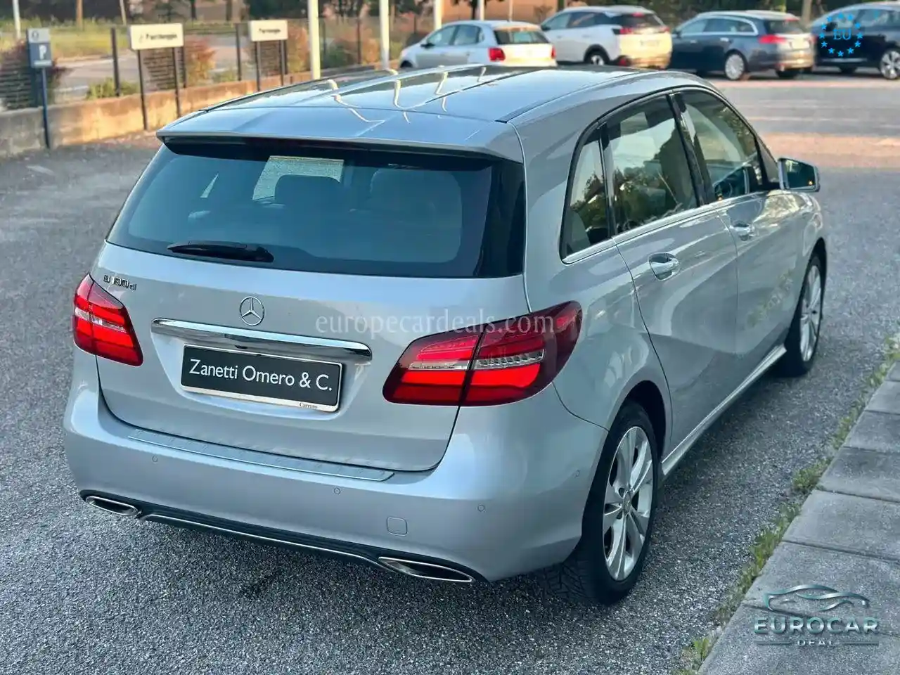 Mercedes-Benz B 180