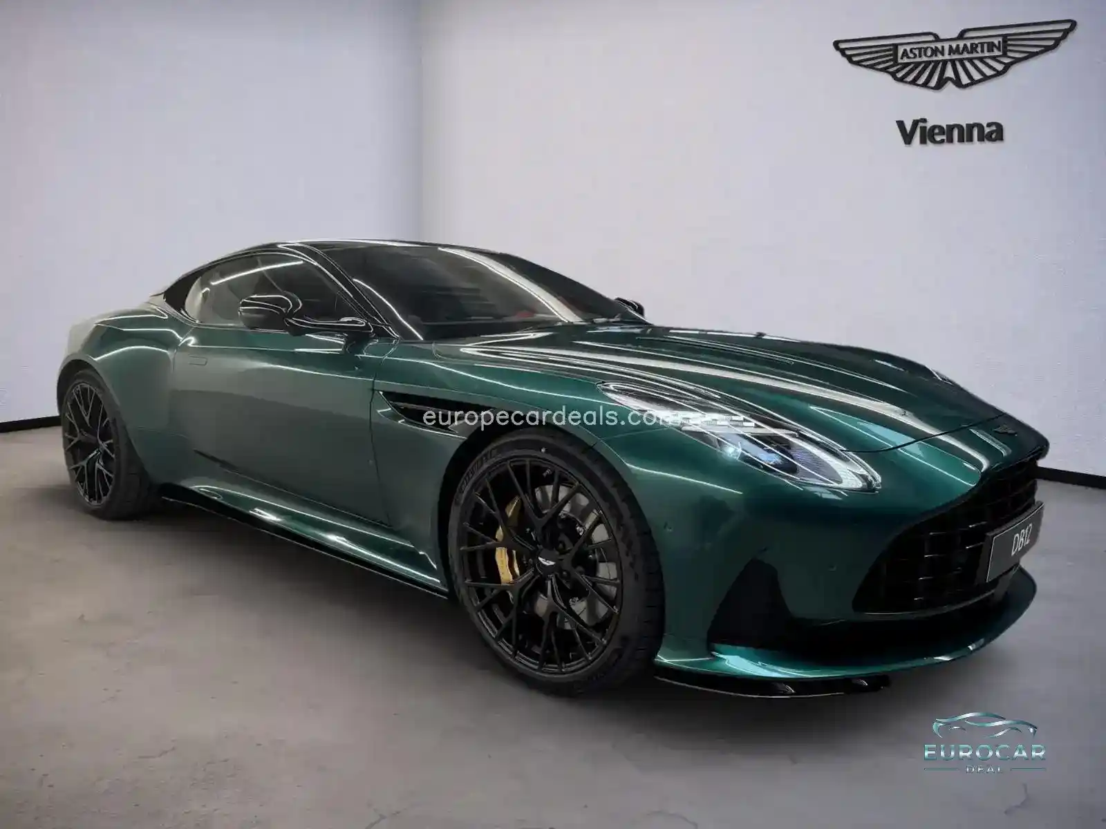 Aston Martin DB12
