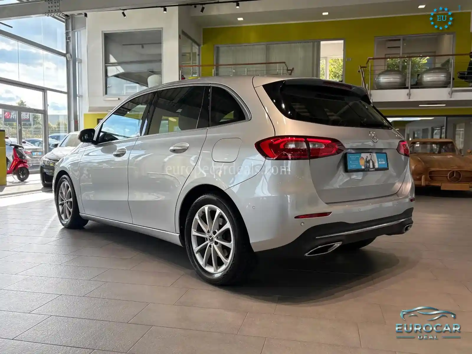 Mercedes-Benz B 180
