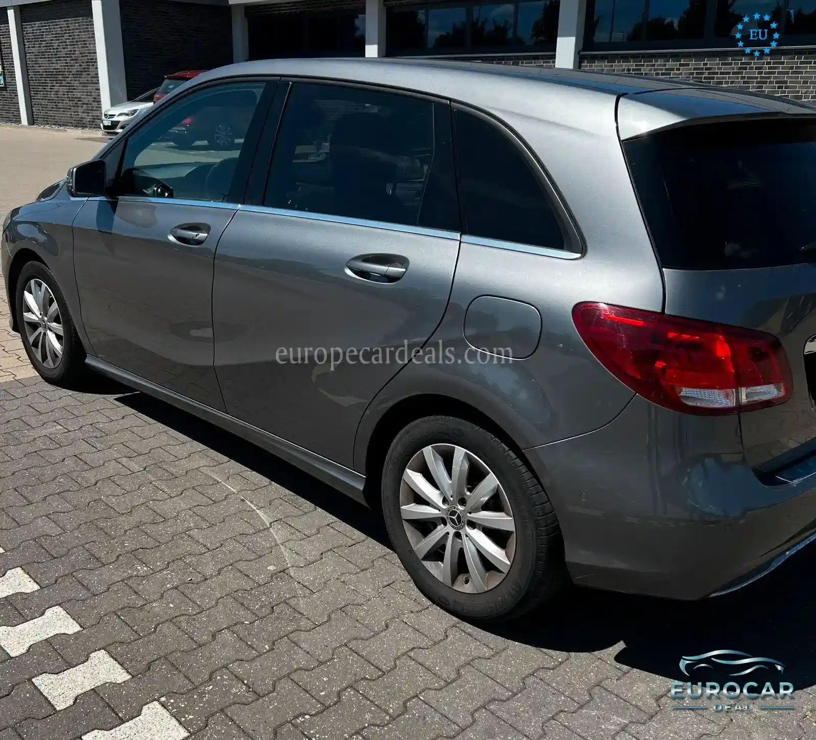 Mercedes-Benz B 180