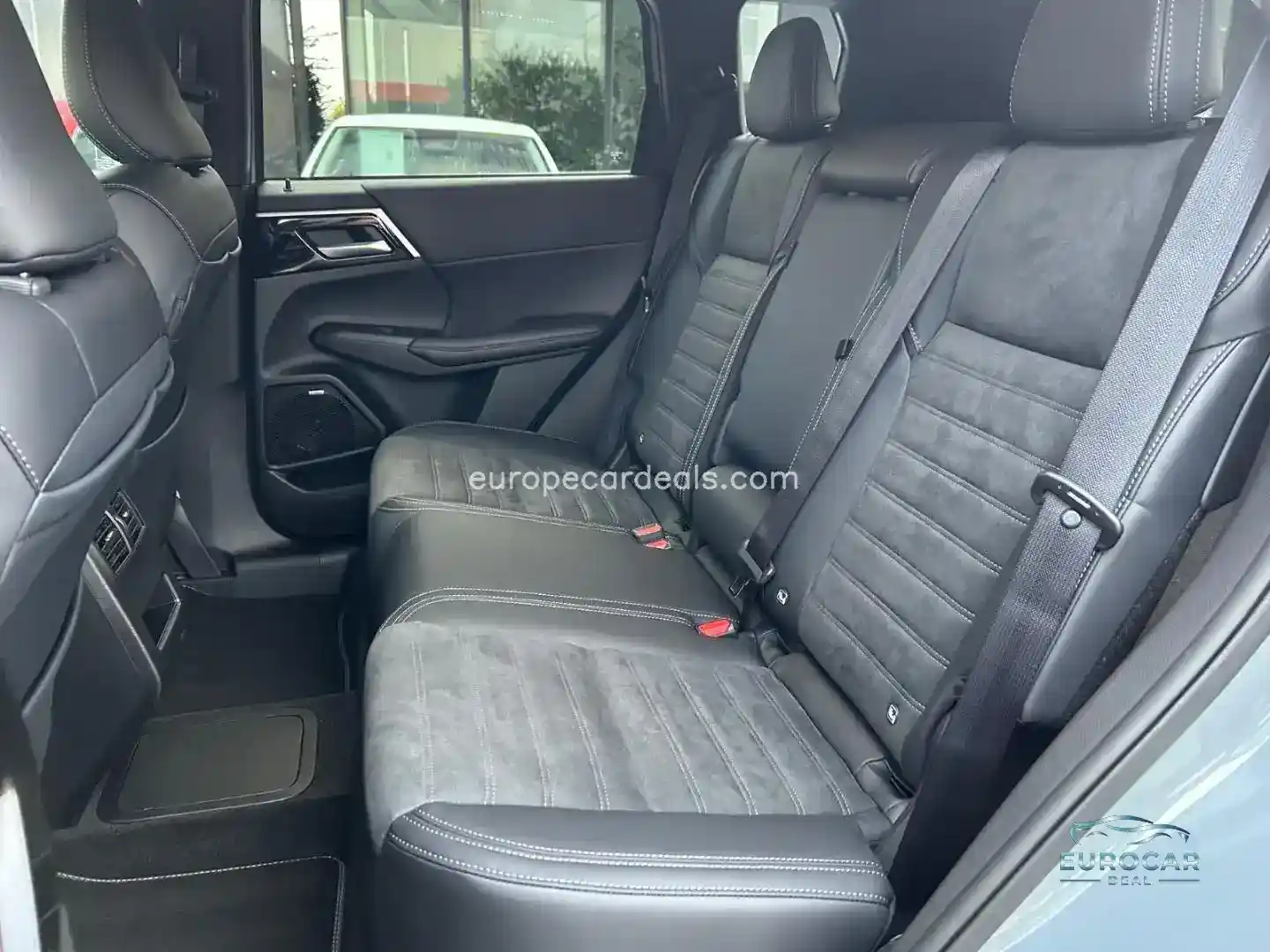 Mitsubishi Plug-in Hybrid Outlander