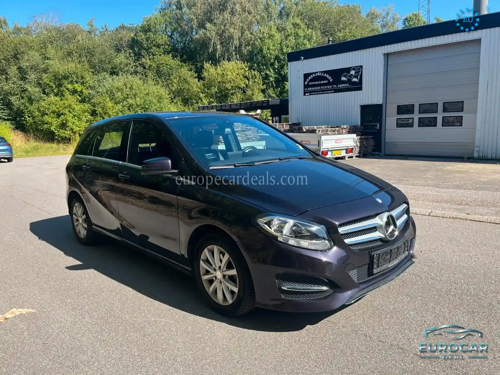 Mercedes-Benz B 180