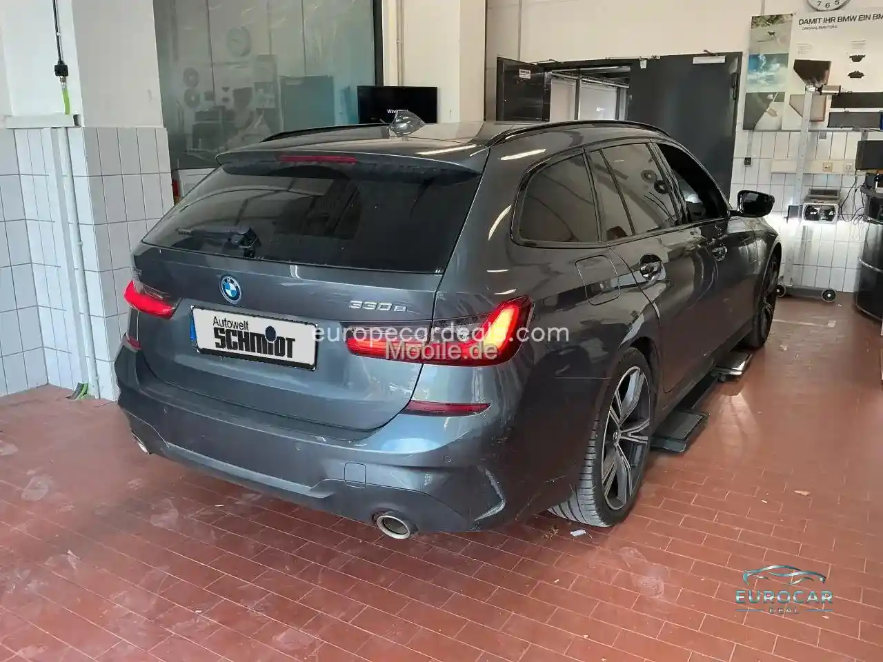BMW 330