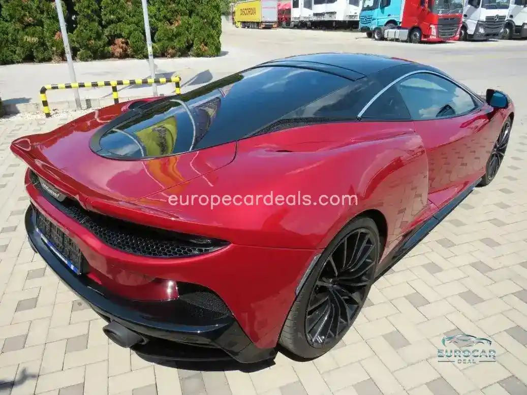 McLaren GT