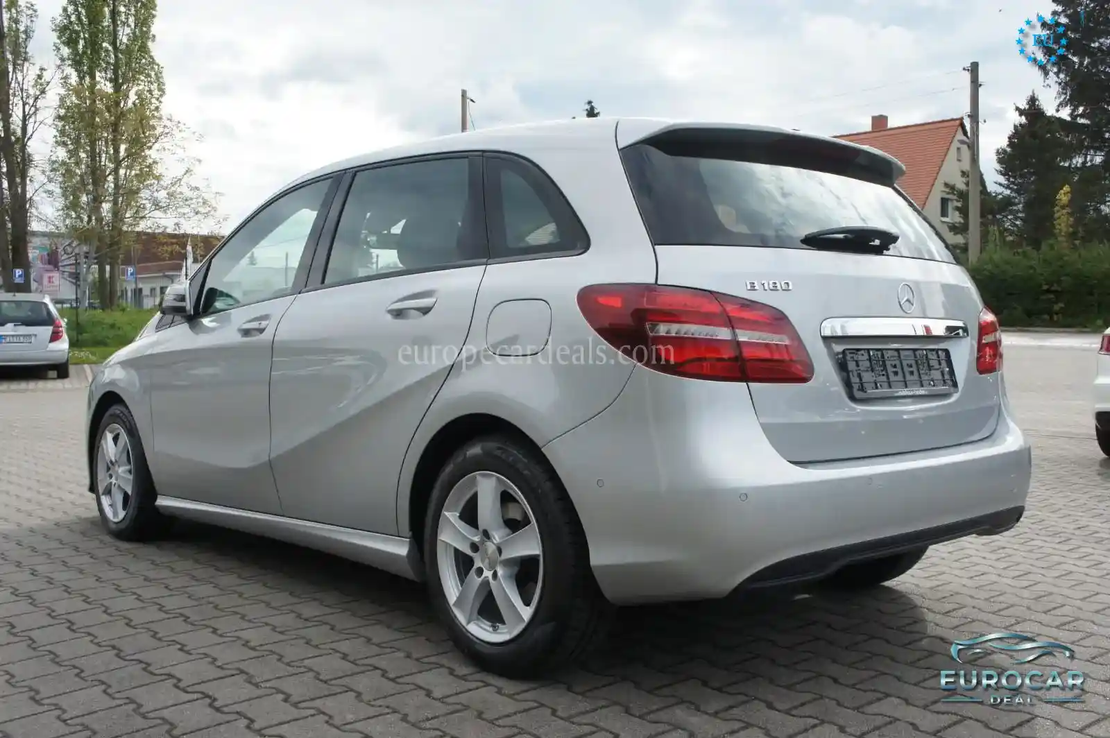 Mercedes-Benz B 180