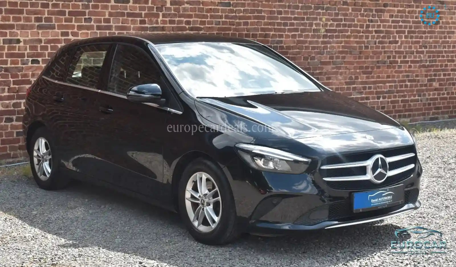 Mercedes-Benz B 180