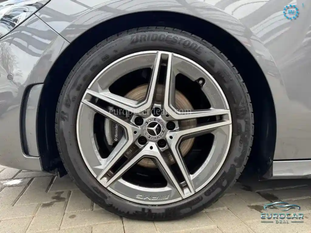 Mercedes-Benz B 180