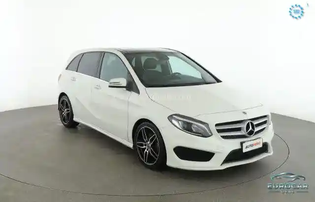 Mercedes-Benz B 180