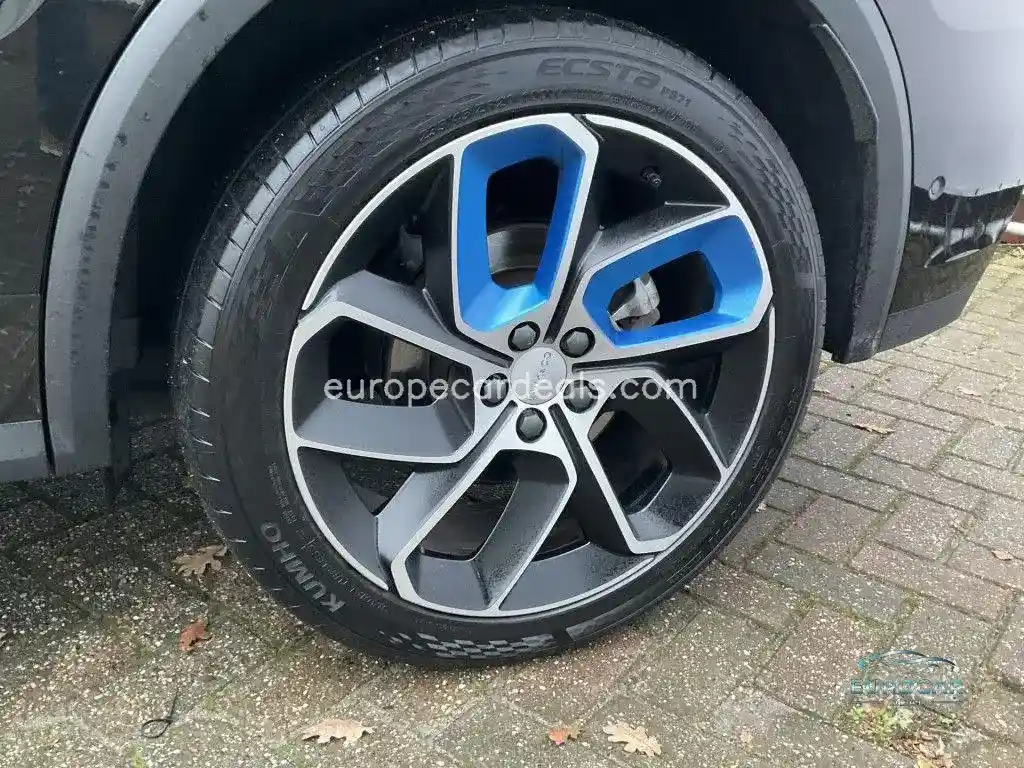 Lynk&Co 01