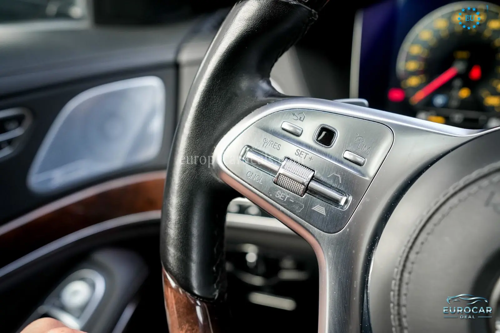 Mercedes-Benz S 560