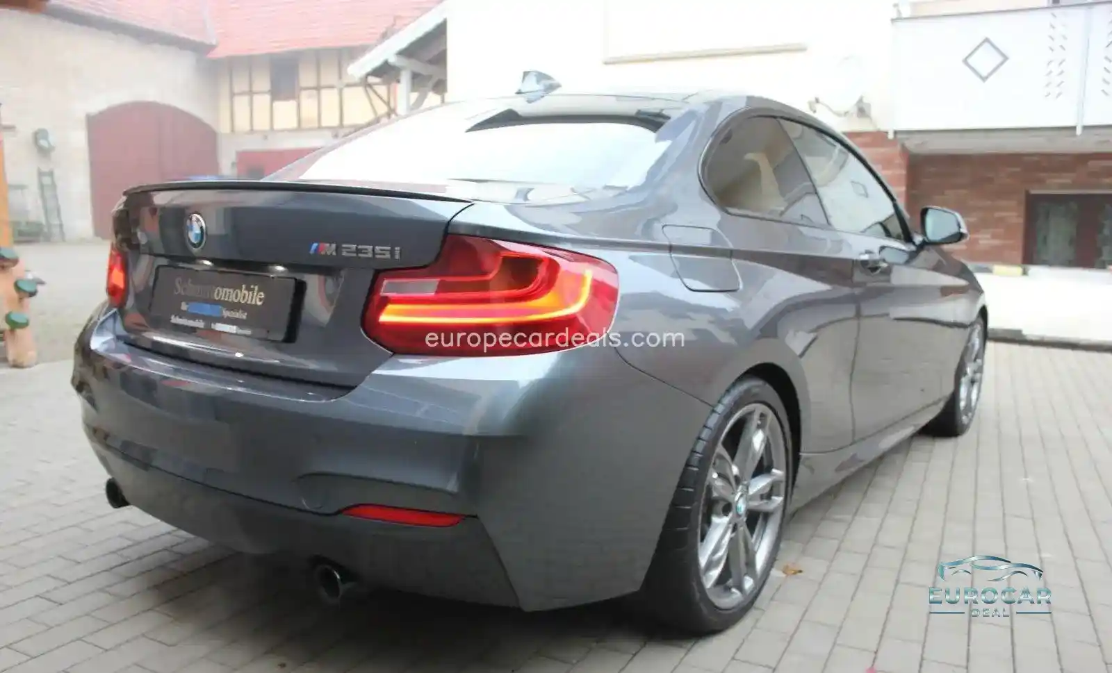 BMW M235