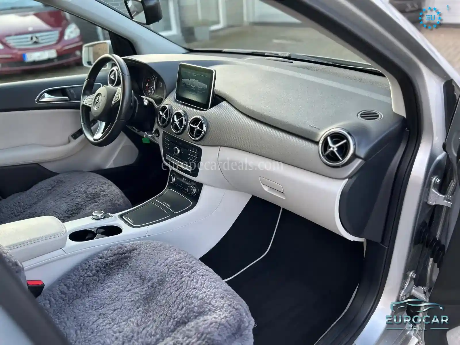 Mercedes-Benz B 180