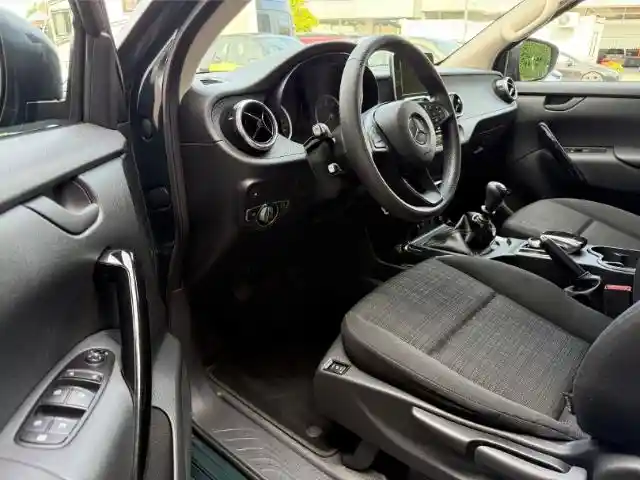 Mercedes-Benz X 220