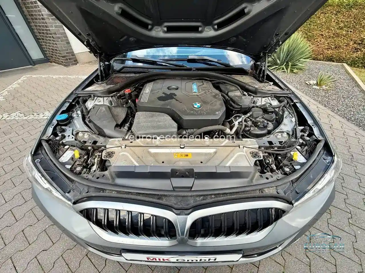 BMW 330