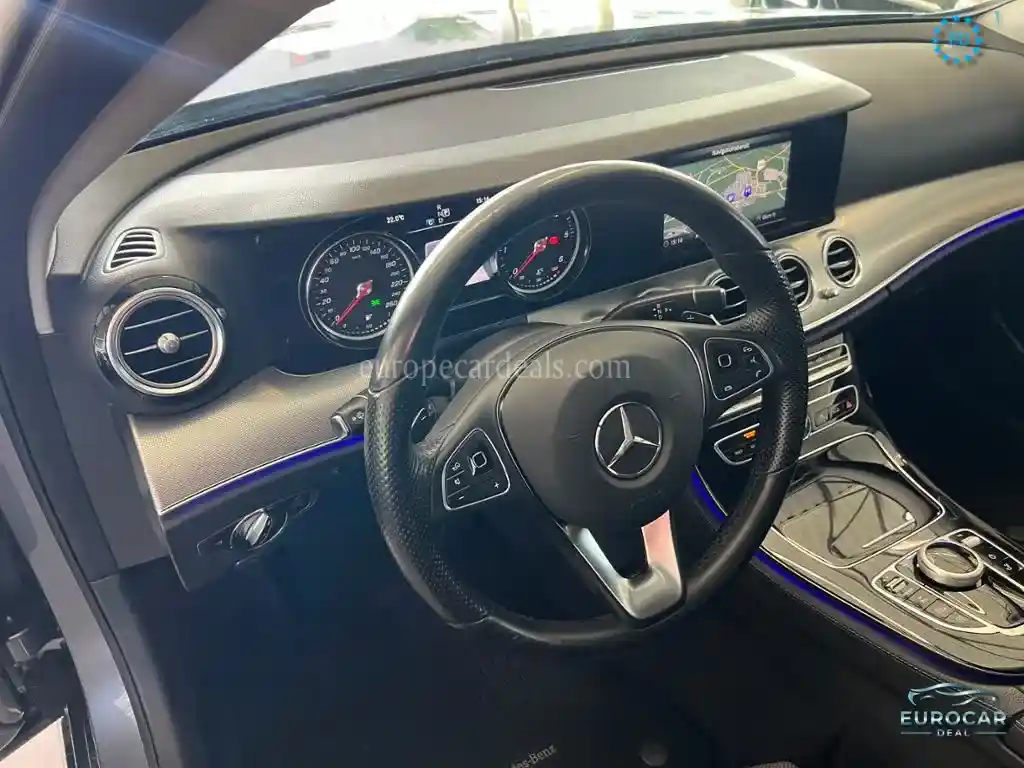 Mercedes-Benz E 220