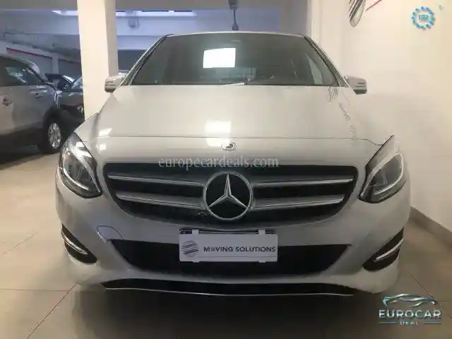 Mercedes-Benz B 180