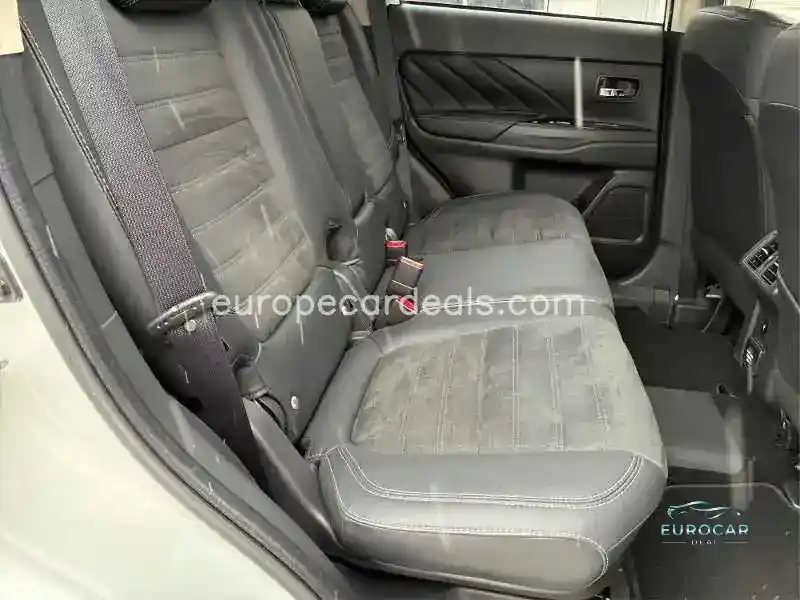 Mitsubishi Plug-in Hybrid Outlander