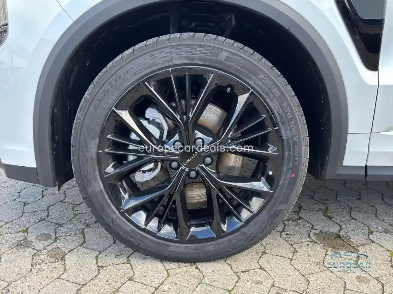 Lynk&Co 01