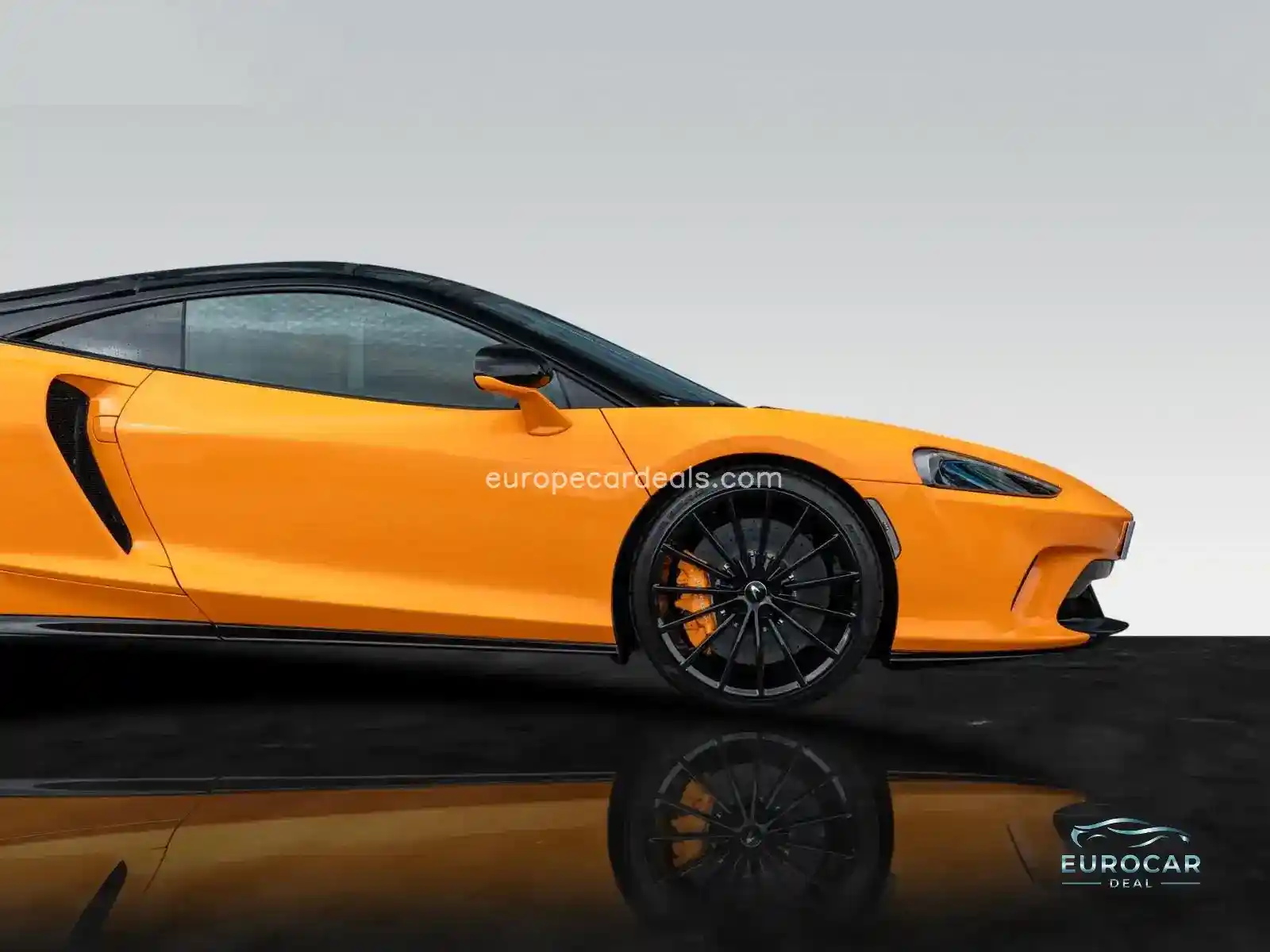 McLaren GT