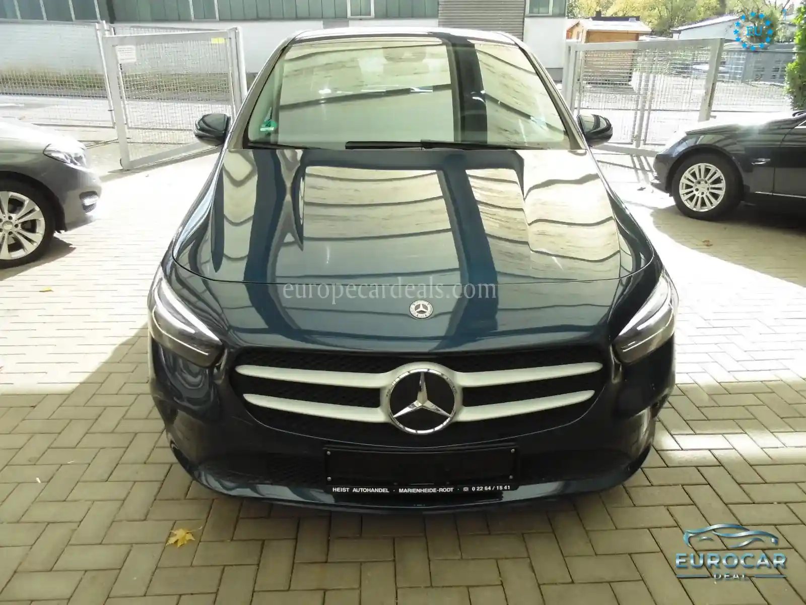Mercedes-Benz B 180