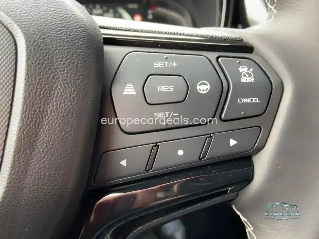 V-CROSS Doka Automatik 4WD Winter/AHK/Lede